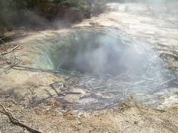 boiling pool at tokaanu