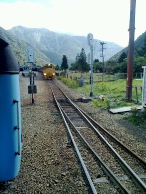 passing trains at arthurs pass 