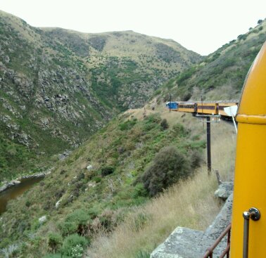 taieri gorge from the train